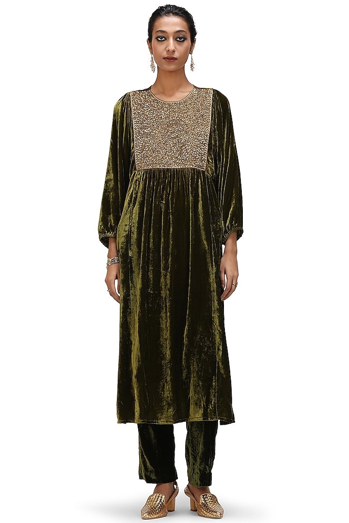 Dark Green Velvet Woven Embroidered Kurta Set by Mimamsaa at Pernia's Pop Up Shop