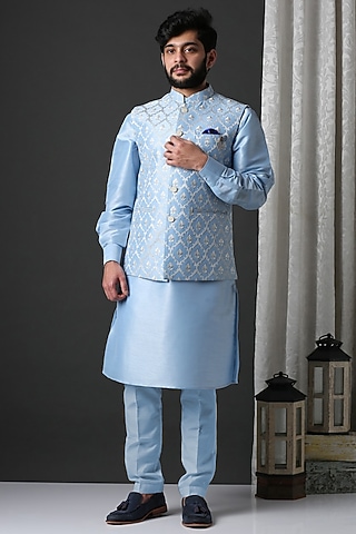Blue Kurta Set With Embroidered Nehru Jacket by Minaki Men