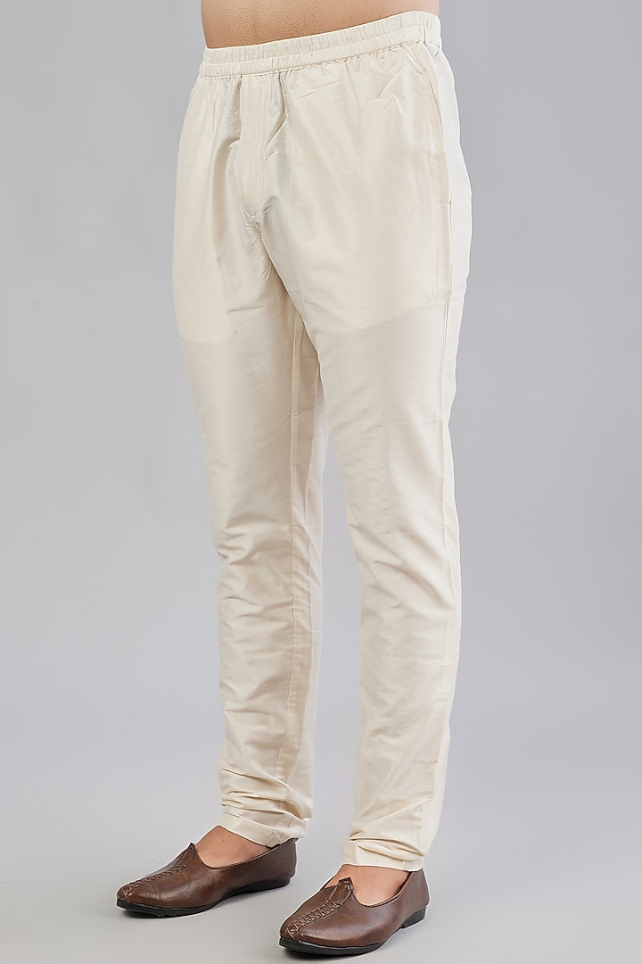 Off-White Embroidered Bundi Jacket With Kurta Set by Minaki Men at Pernia's Pop Up Shop