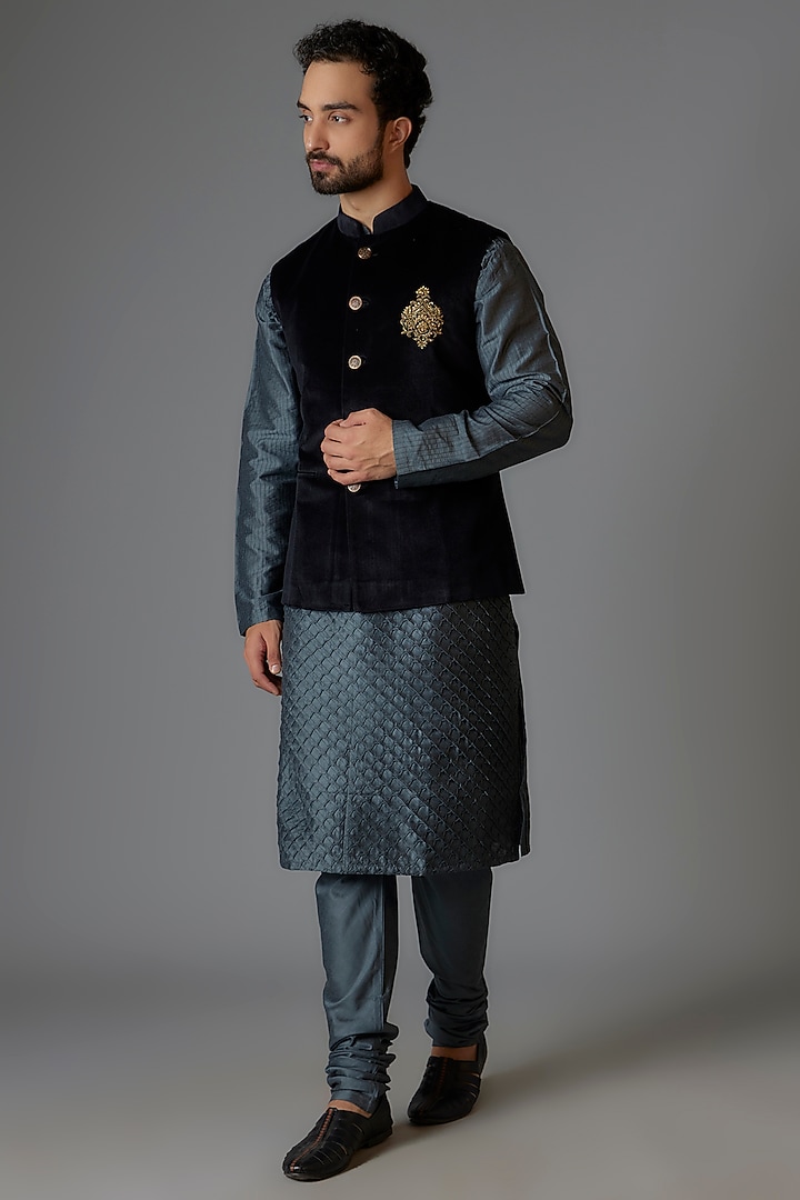 Black Velvet Hand Embroidered Bundi Jacket by Minaki Men at Pernia's Pop Up Shop
