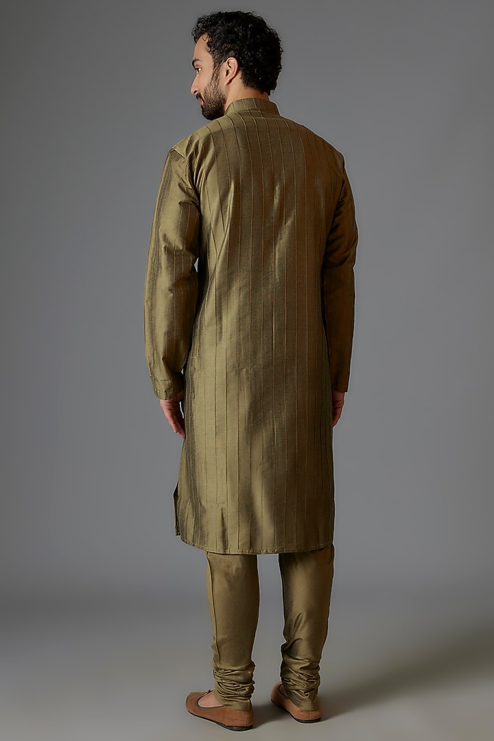 Mehendi Green Silk Blend Pintuck Kurta Set by Minaki Men at Pernia's Pop Up Shop
