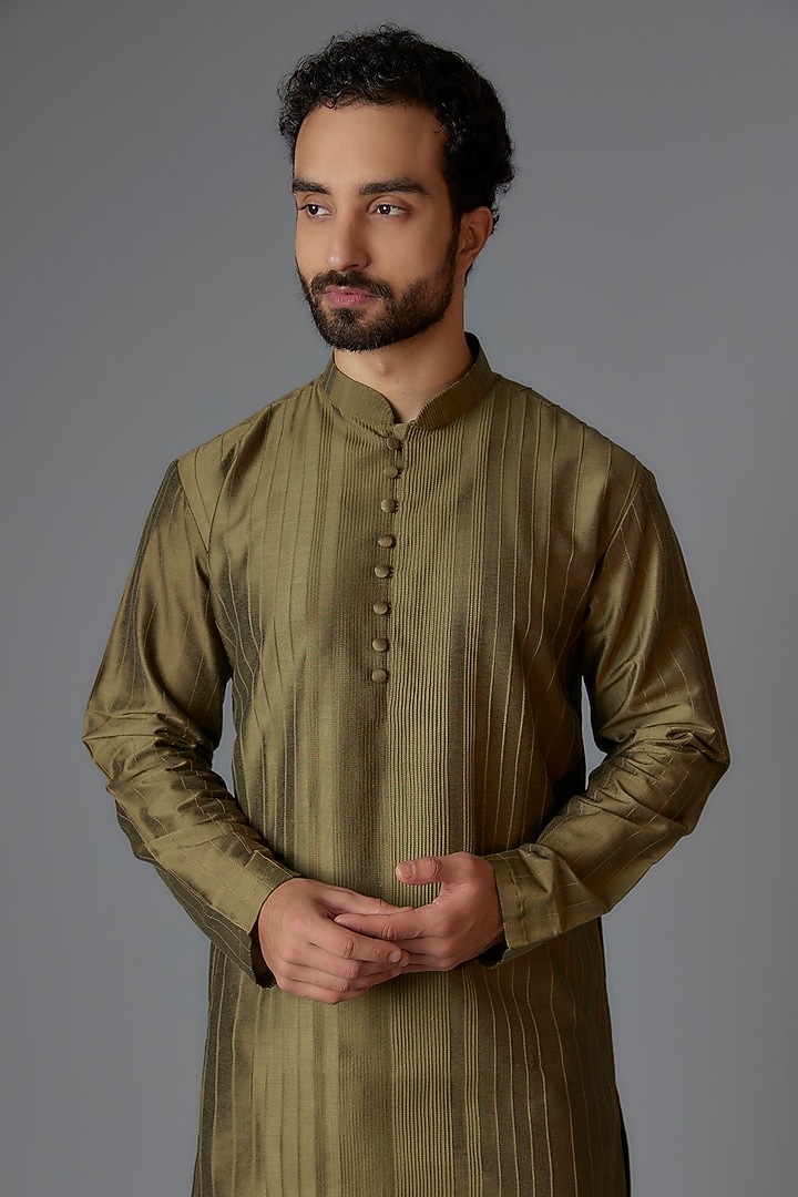 Mehendi Green Silk Blend Pintuck Kurta Set by Minaki Men at Pernia's Pop Up Shop
