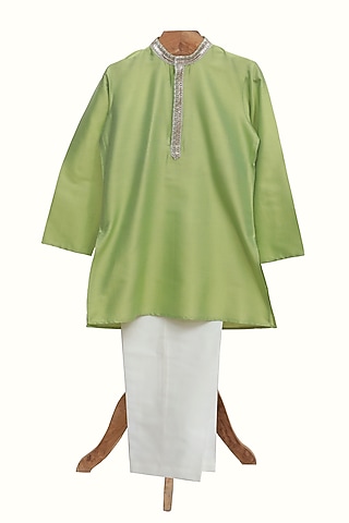 Green Chanderi Silk Kurta Set For Boys by MINIME ORGANICS