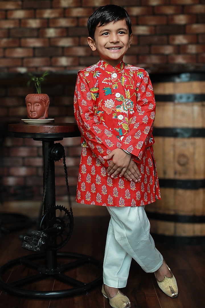 Red Cotton Floral Printed Jacket Set For Boys by MINIME ORGANICS at Pernia's Pop Up Shop