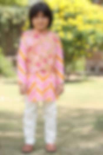 Pink Printed Bundi Jacket With Kurta Set For Boys by MINIME ORGANICS at Pernia's Pop Up Shop
