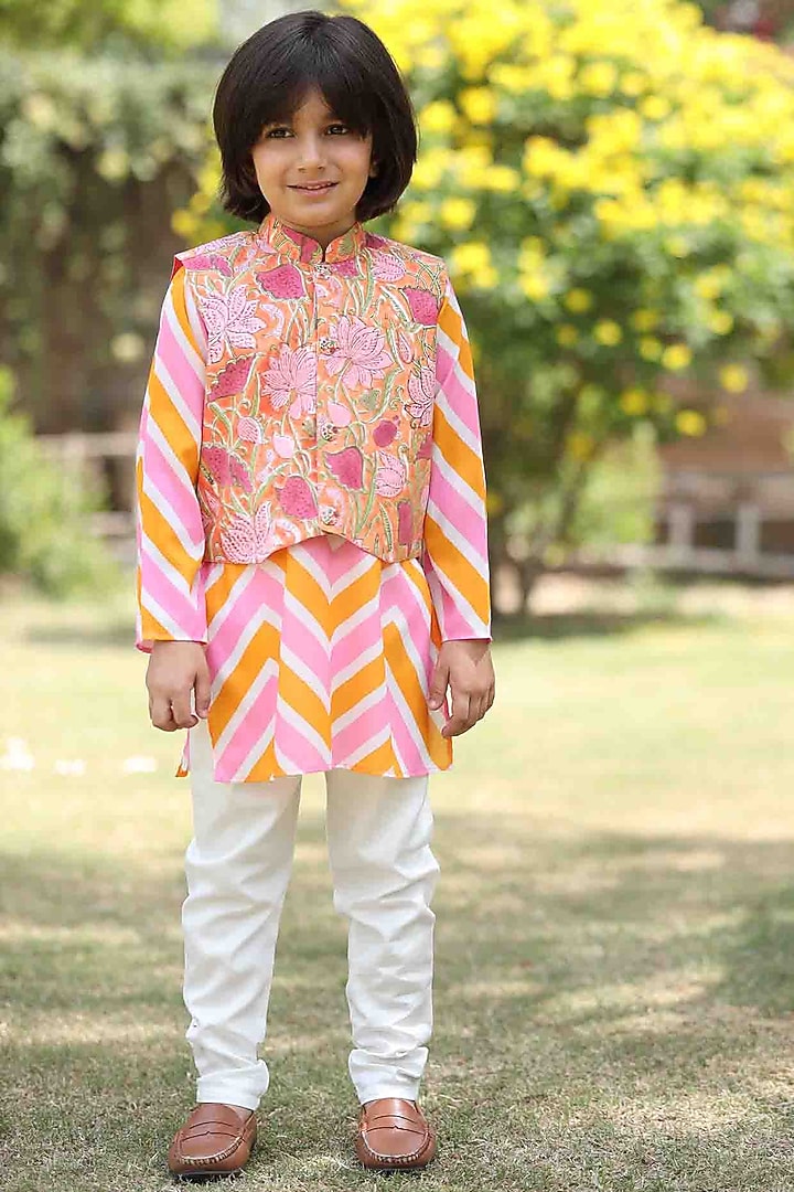 Pink Printed Bundi Jacket With Kurta Set For Boys by MINIME ORGANICS at Pernia's Pop Up Shop