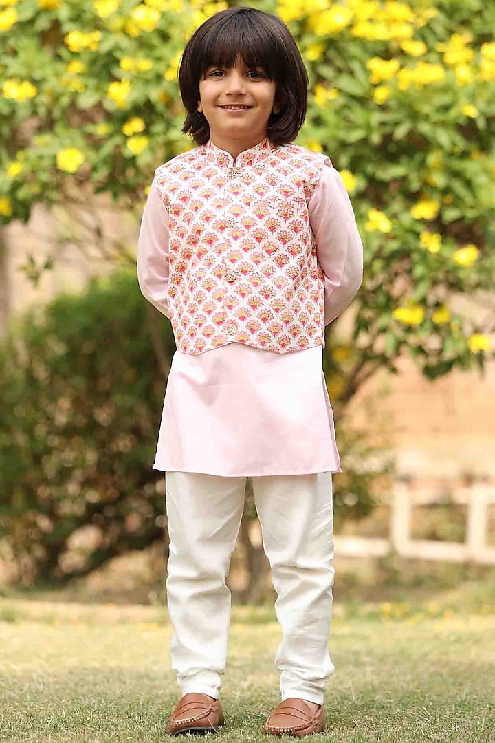 Pink Bundi Jacket With Kurta Set For Boys by MINIME ORGANICS