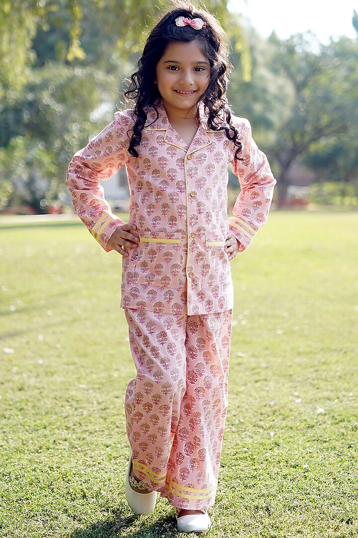 Pink Block Printed Night Suit For Girls by MINIME ORGANICS