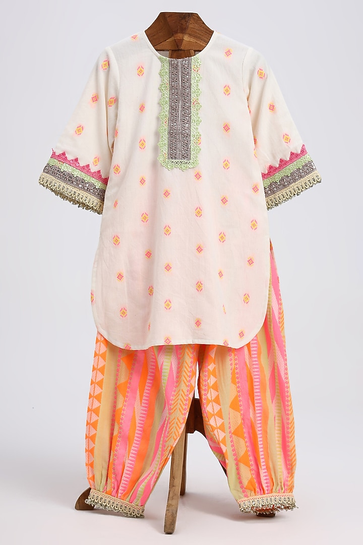 Off-White Cotton Printed Kurta Set For Girls by MINIME ORGANICS at Pernia's Pop Up Shop