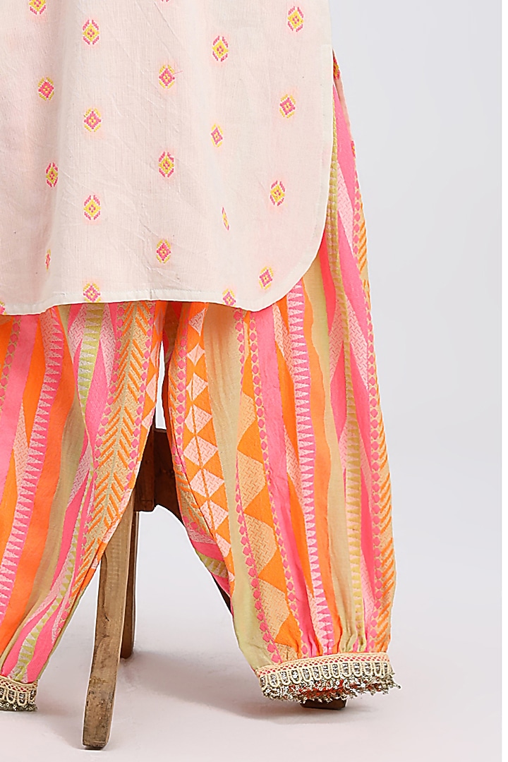 Off-White Cotton Printed Kurta Set For Girls by MINIME ORGANICS at Pernia's Pop Up Shop