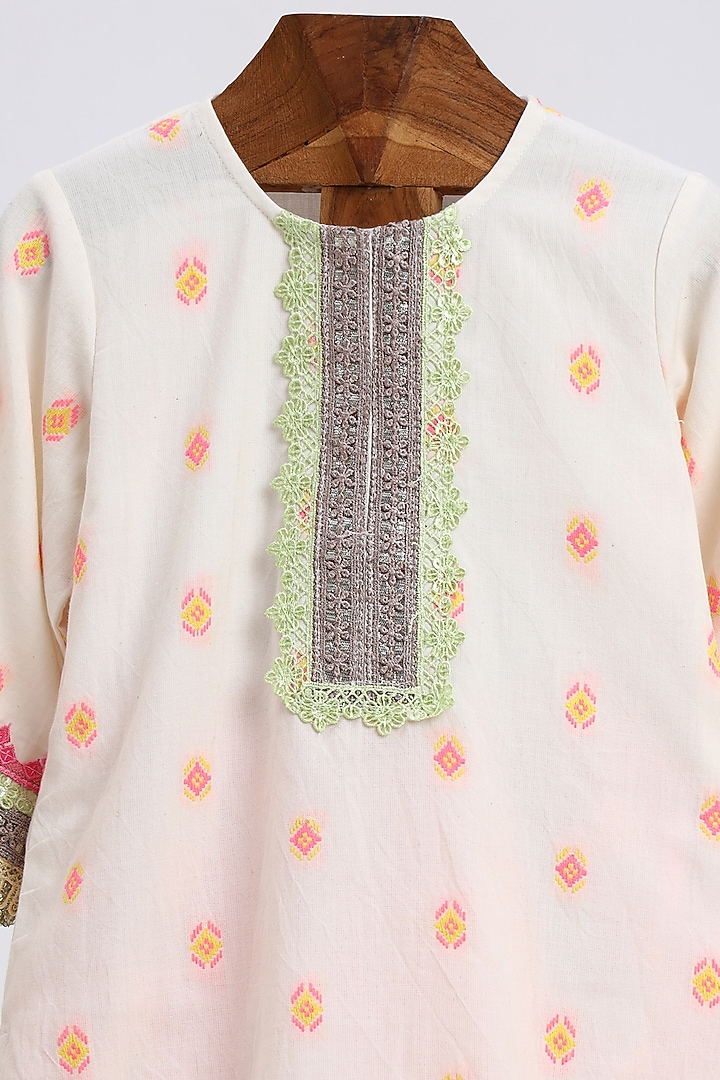 Off-White Cotton Printed Kurta Set For Girls by MINIME ORGANICS at Pernia's Pop Up Shop