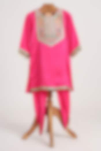 Pink Flat Raw Silk Kurta Set For Girls by MINIME ORGANICS at Pernia's Pop Up Shop