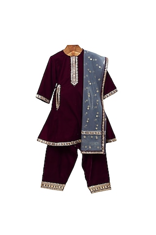 Purple Embroidered Kurta Set For Girls by MINIME ORGANICS