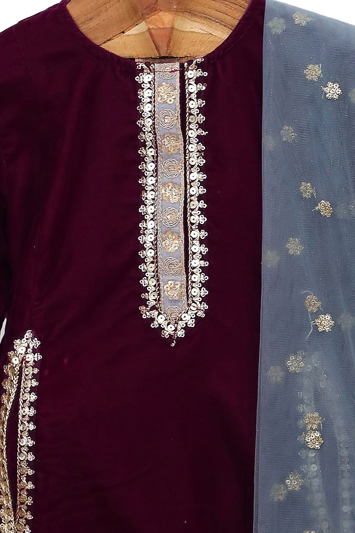 Purple Embroidered Kurta Set For Girls by MINIME ORGANICS at Pernia's Pop Up Shop