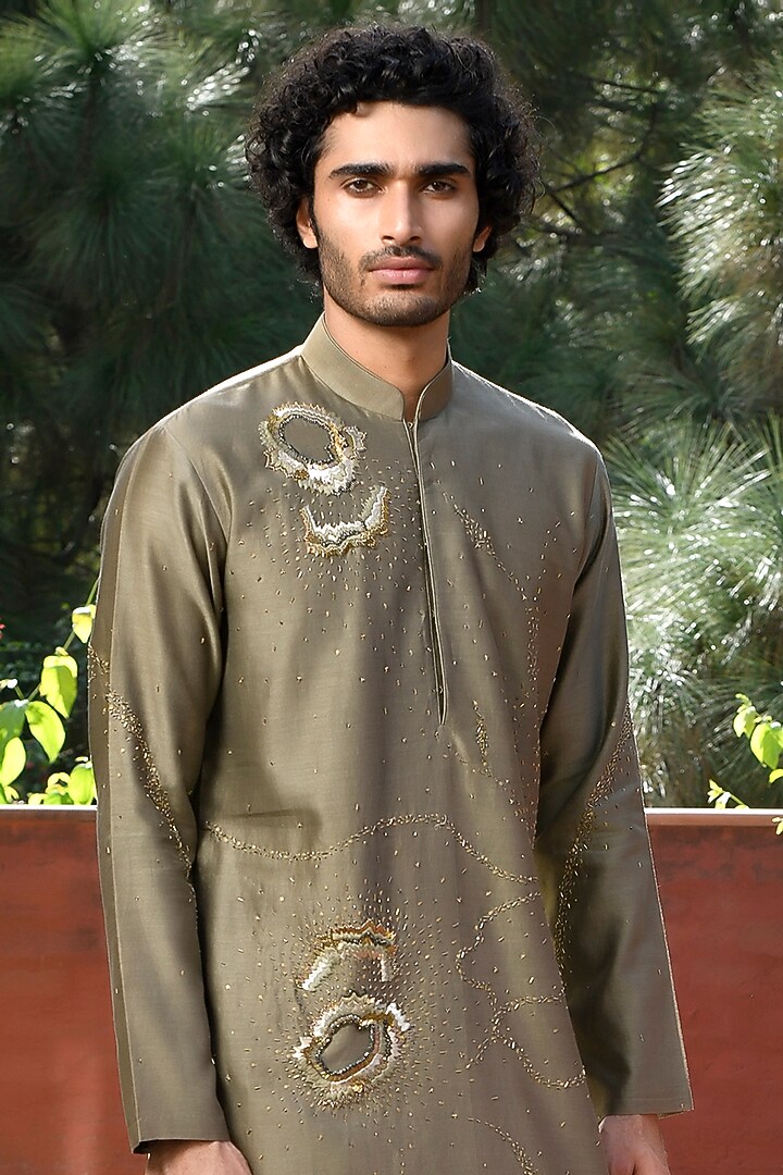 Grey Silk Cutdana & Thread Embroidered Kurta Set by Mint Blush Men at Pernia's Pop Up Shop