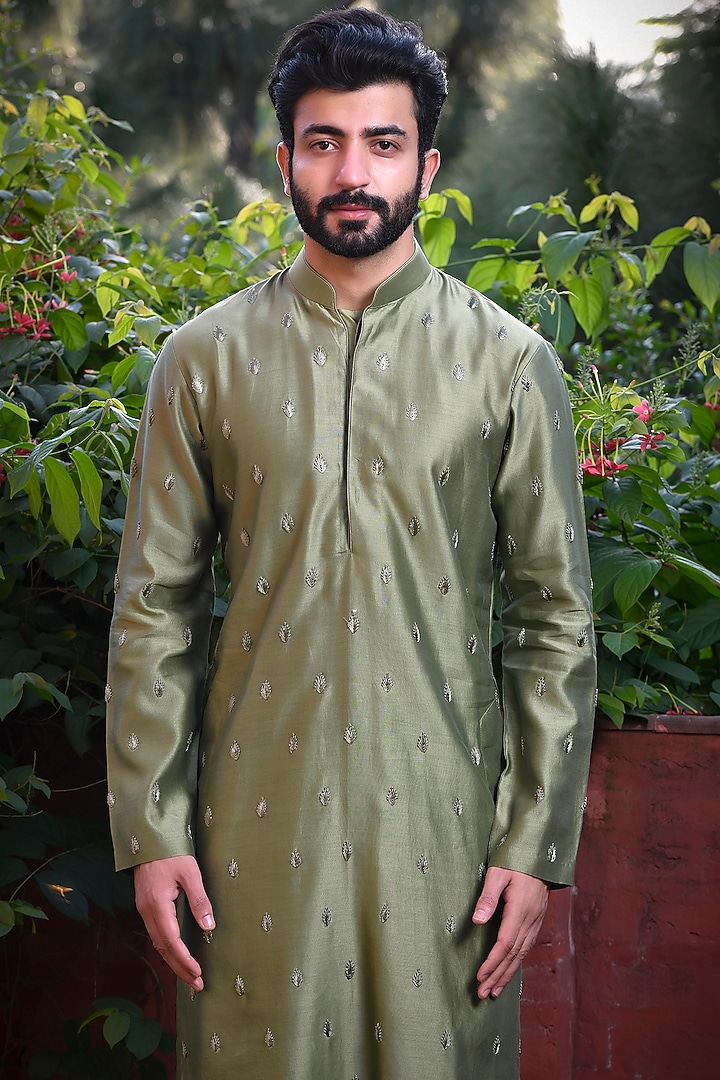 Mehendi Green Silk Hand Embroidered Kurta Set by Mint Blush Men at Pernia's Pop Up Shop