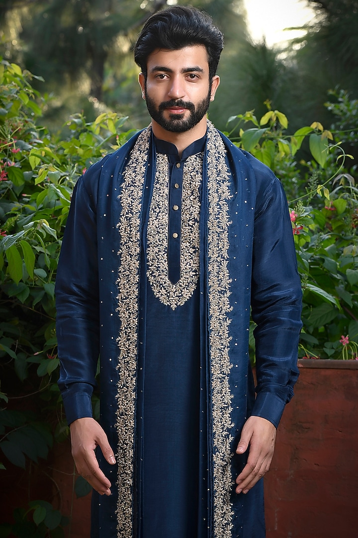 Blue Silk Dabka Hand Embroidered Kurta Set by Mint Blush Men at Pernia's Pop Up Shop
