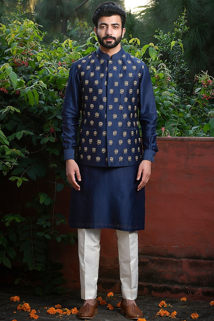 Navy Blue Silk Motif & Dabka Hand Embroidered Bundi Jacket Set by Mint Blush Men