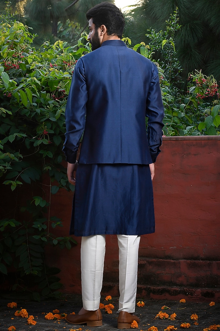 Navy Blue Silk Motif & Dabka Hand Embroidered Bundi Jacket Set by Mint Blush Men at Pernia's Pop Up Shop