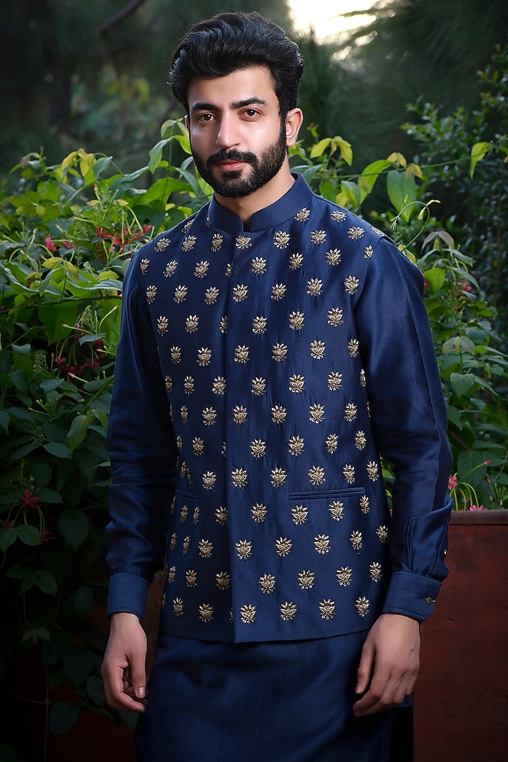 Navy Blue Silk Motif & Dabka Hand Embroidered Bundi Jacket Set by Mint Blush Men at Pernia's Pop Up Shop