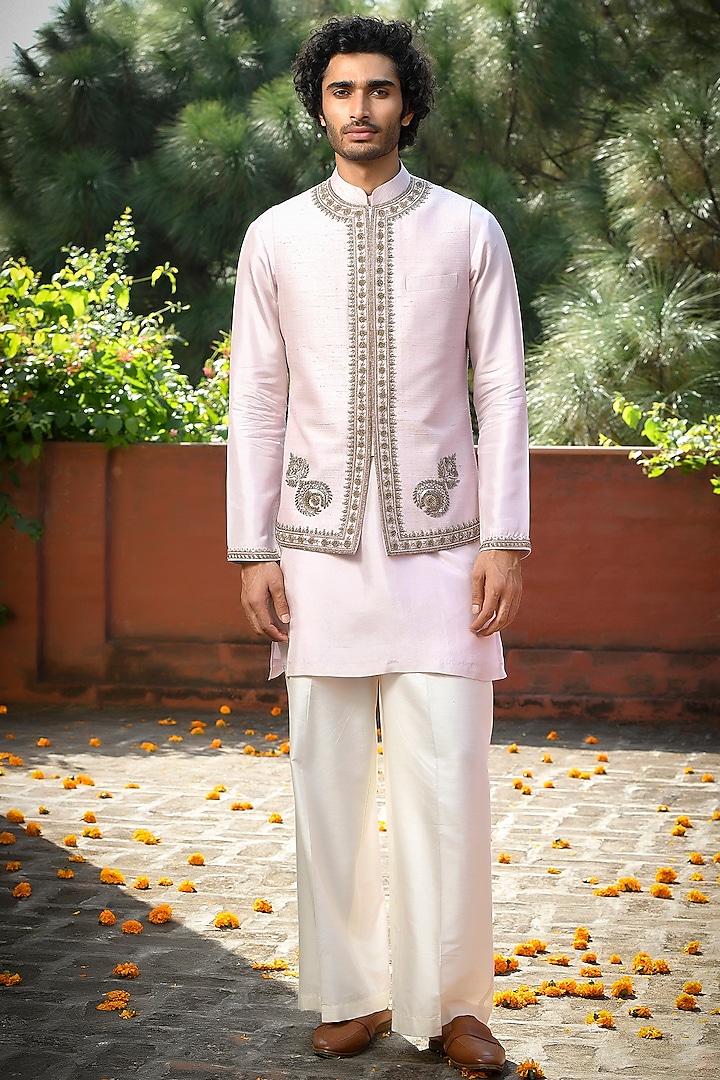 Lilac Silk Cutdana Hand Embroidered Bundi Jacket Set by Mint Blush Men at Pernia's Pop Up Shop