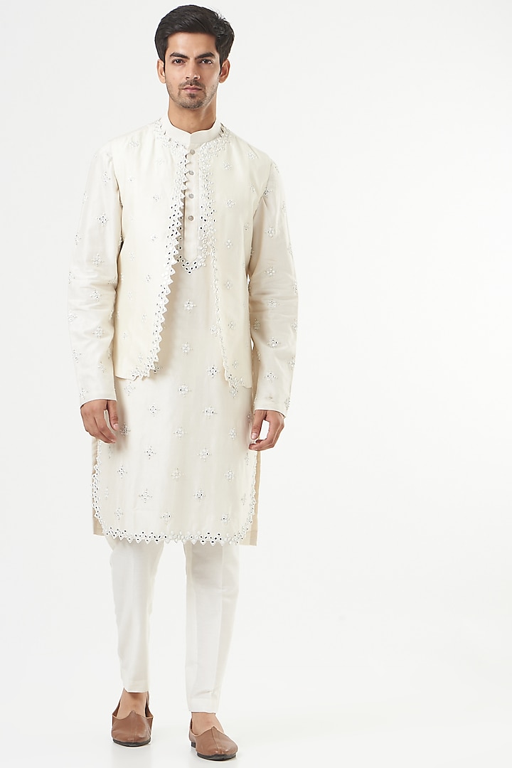 Ivory Chanderi Silk Kurta Set With Jawahar Jacket by Mint Blush Men