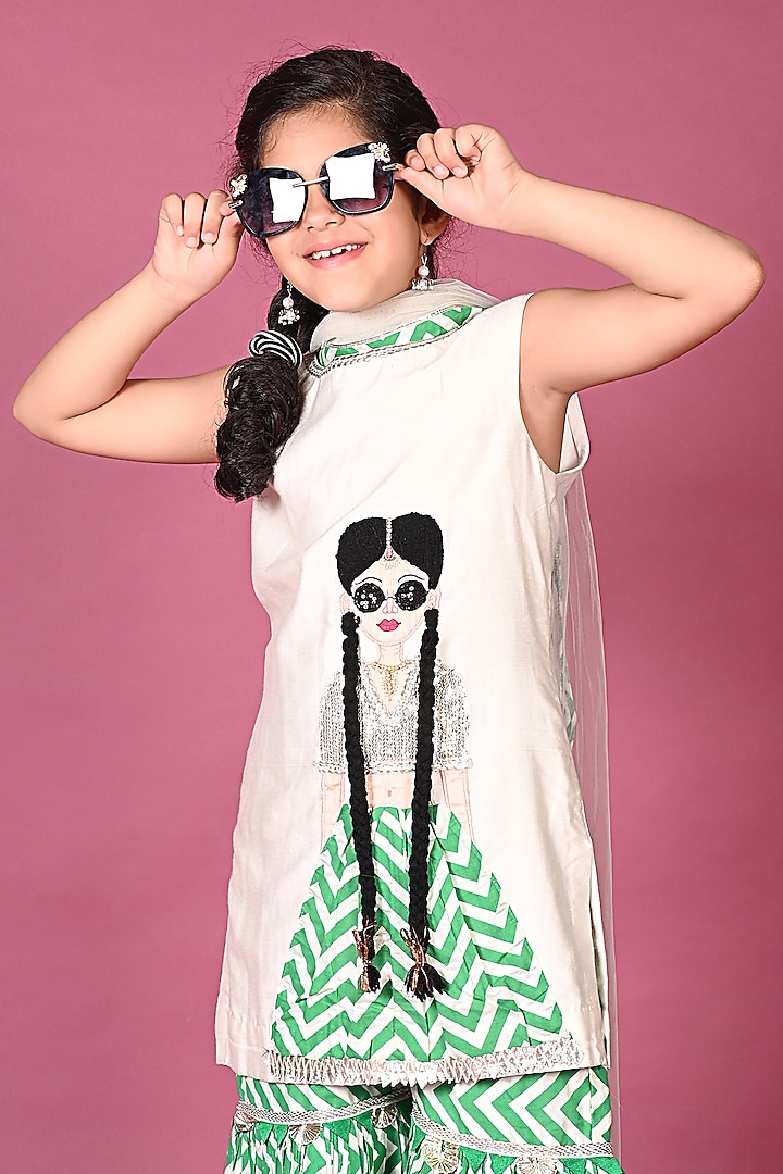 White & Green Cotton Patch Work Kurta Set For Girls by MISS NAKHREBAAZ at Pernia's Pop Up Shop