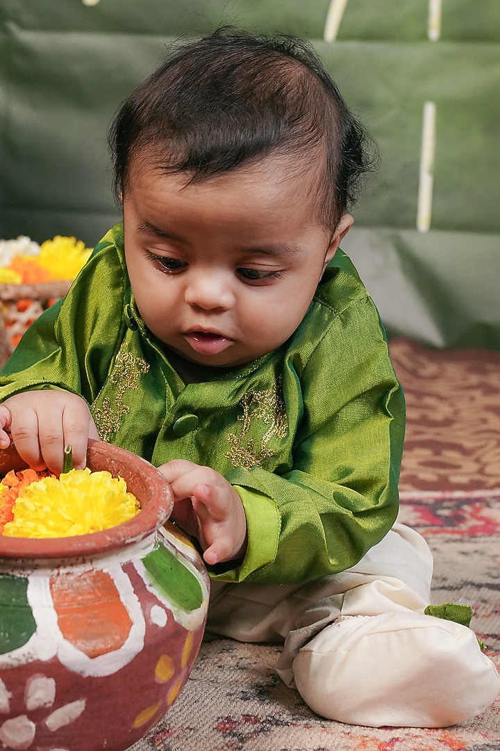 Green Handloom Cotton Silk Embroidered Kurta Set For Boys by Mirali at Pernia's Pop Up Shop