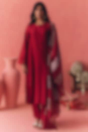 Red Pure Silk Chanderi Thread Embroidered Kurta Set by MIRASA at Pernia's Pop Up Shop
