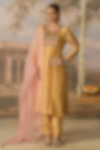 Butter Yellow Banarasi Tissue Hand Embroidered Kurta Set by MIRASA at Pernia's Pop Up Shop