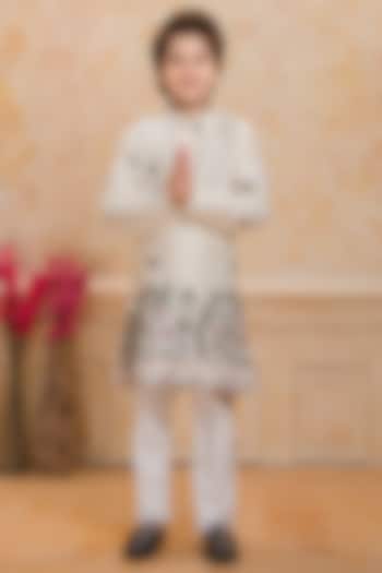 Cream Cotton Silk Embroidered Kurta Set For Boys by Ministitch at Pernia's Pop Up Shop