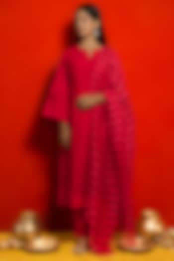 Pink Premium Summer Silk Kurta Set by MITHI SUPARI at Pernia's Pop Up Shop