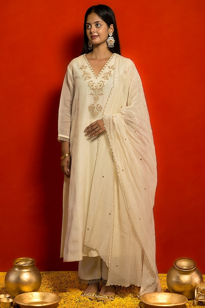 Ivory Pure Malai Chanderi Zari Embellished Kurta Set by MITHI SUPARI