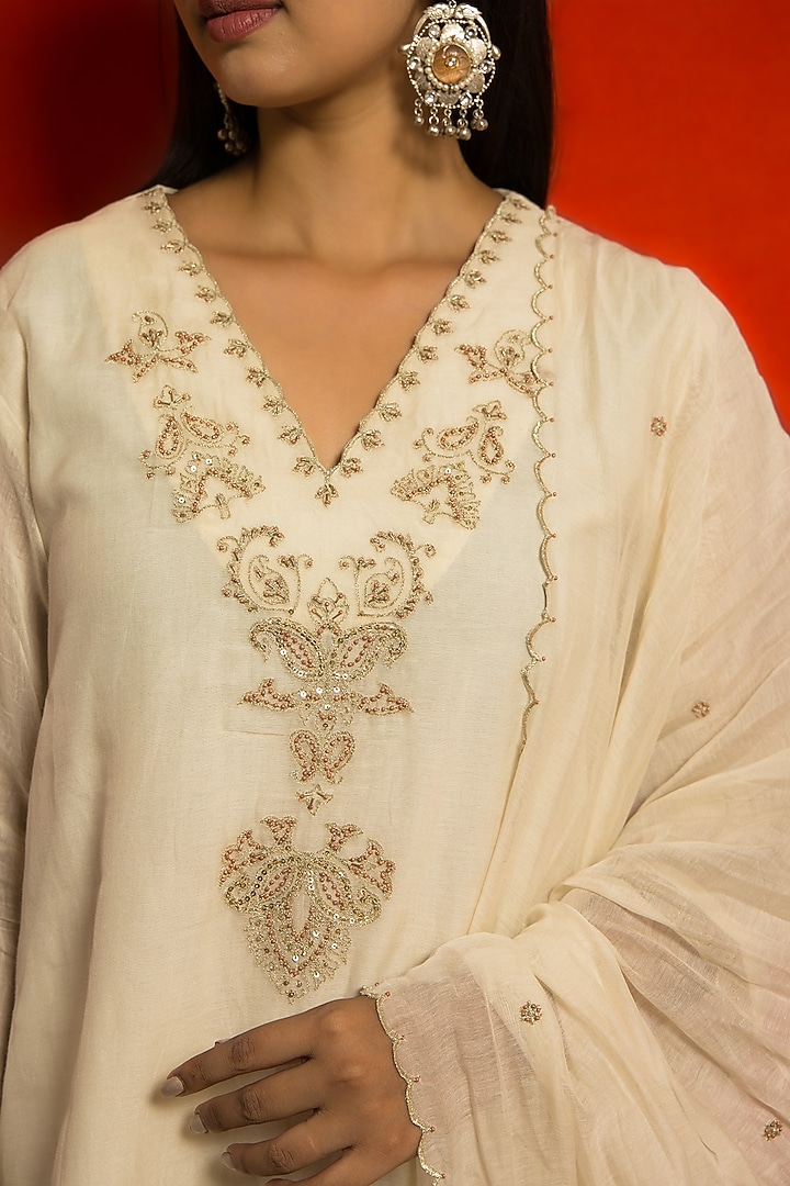 Ivory Pure Malai Chanderi Zari Embellished Kurta Set by MITHI SUPARI at Pernia's Pop Up Shop