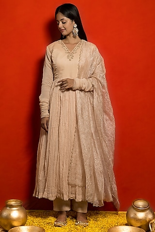 Salmon Pink Pure Malai Chanderi Hand Embroidered Anarkali Set by MITHI SUPARI