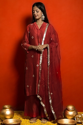 Red Pure Silk Zardosi Hand Embroidered Kurta Set by MITHI SUPARI