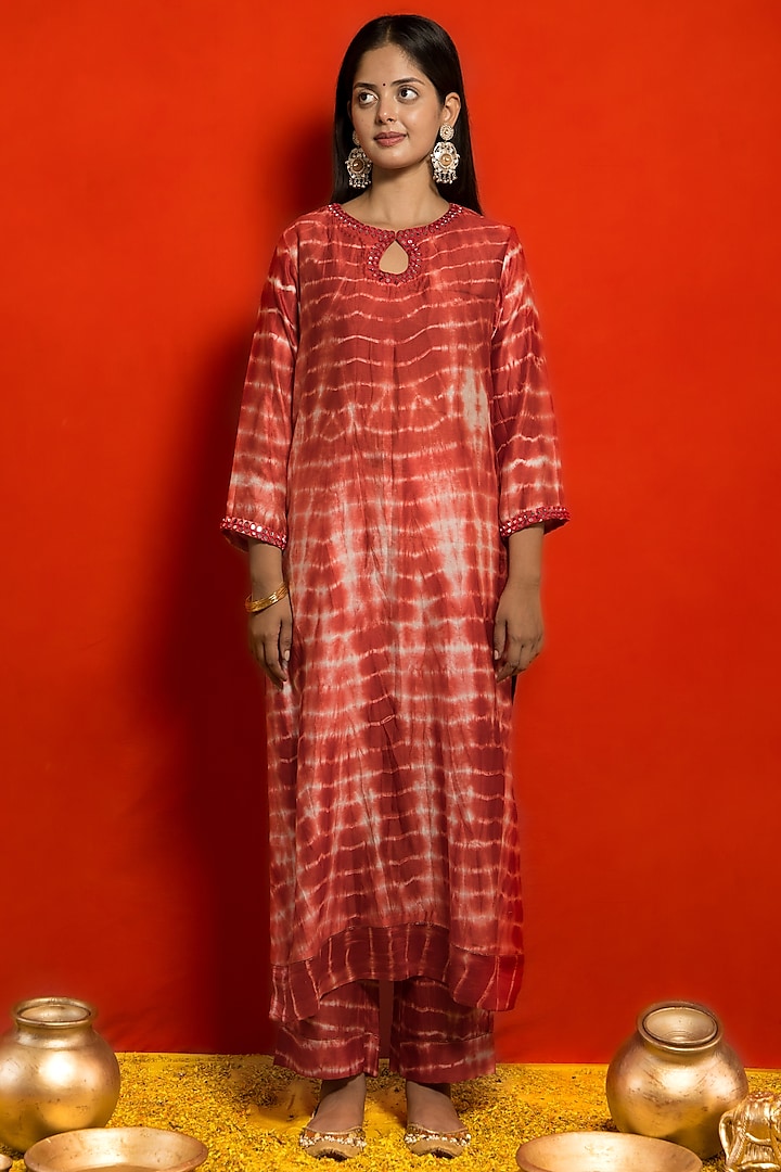 Red Silk Chanderi Mirror Hand Embroidered Tie-Dye Kurta Set by MITHI SUPARI at Pernia's Pop Up Shop