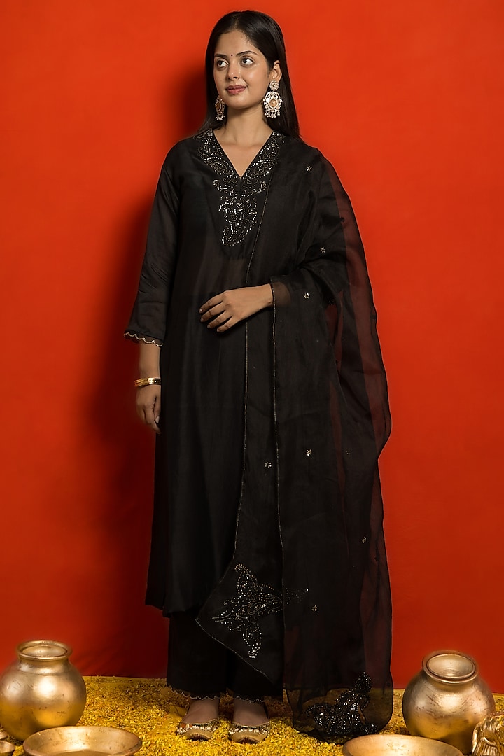 Black Pure Silk Chanderi Thread & Sequins Embroidered Kurta Set by MITHI SUPARI at Pernia's Pop Up Shop