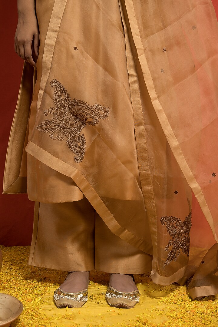 Beige Pure Silk Chanderi Resham Thread Embroidered Kurta Set by MITHI SUPARI at Pernia's Pop Up Shop