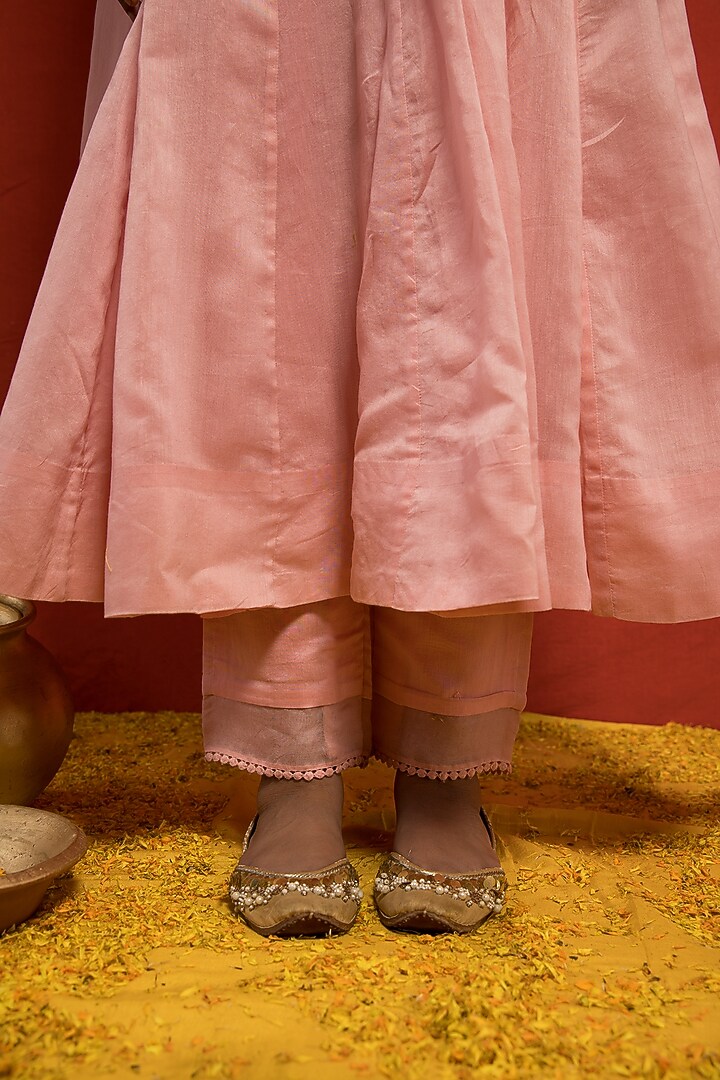 Baby Pink Pure Silk Chanderi Resham Embroidered Kurta Set by MITHI SUPARI at Pernia's Pop Up Shop