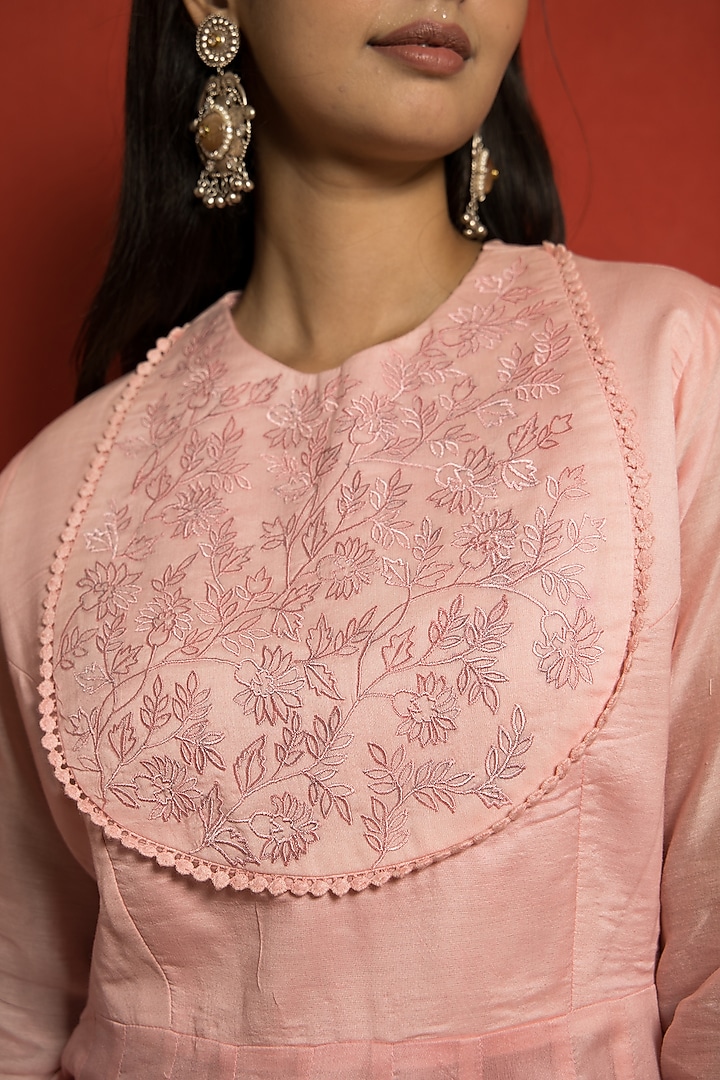 Baby Pink Pure Silk Chanderi Resham Embroidered Kurta Set by MITHI SUPARI at Pernia's Pop Up Shop