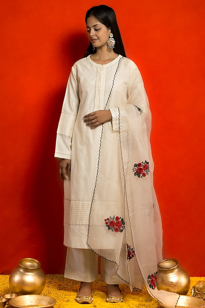 Ivory Pure Silk Chanderi Handcrafted Pintuck Kurta Set by MITHI SUPARI