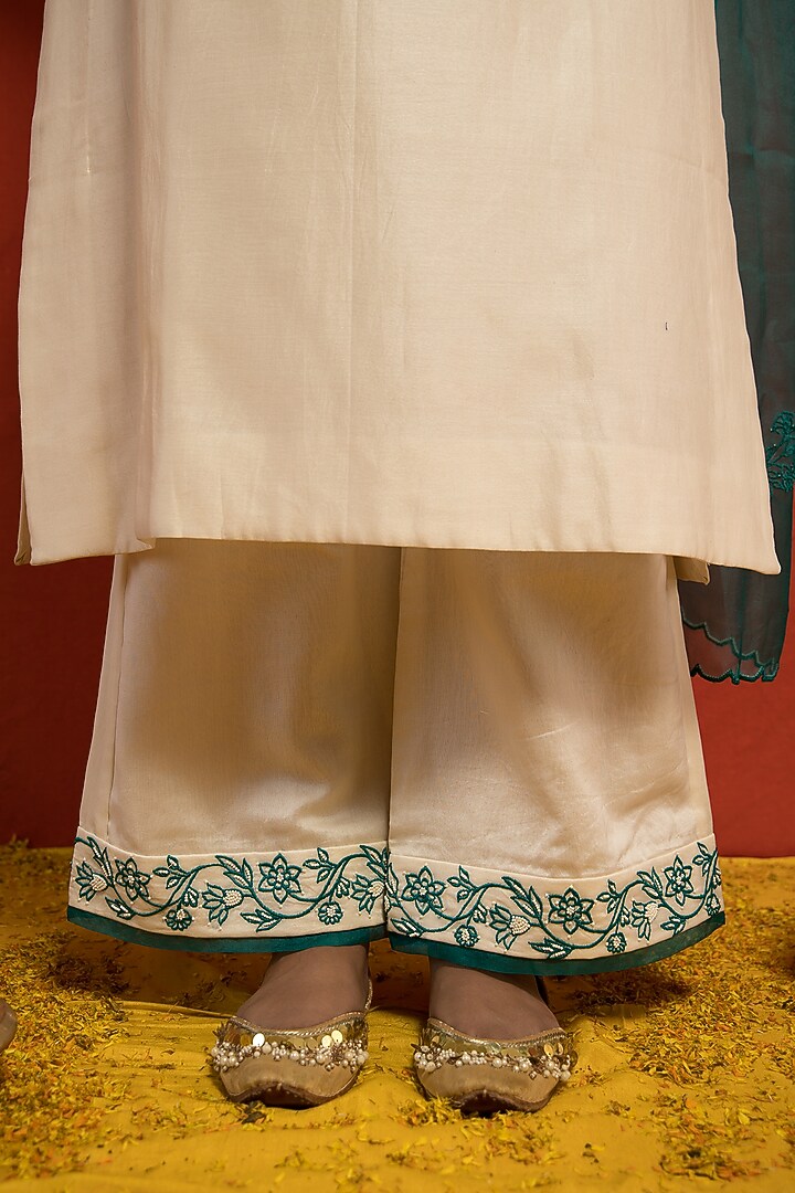 Ivory Pure Silk Chanderi Resham & Pearl Hand Embroidered Kurta Set by MITHI SUPARI at Pernia's Pop Up Shop