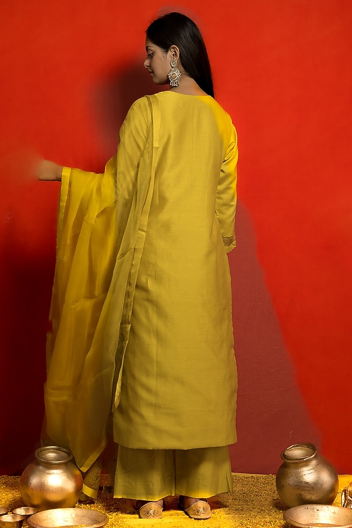 Lime Pure Silk Chanderi Resham & Thread Embroidered Kurta Set by MITHI SUPARI at Pernia's Pop Up Shop