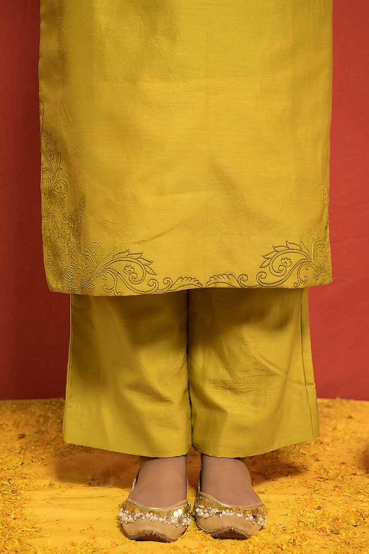 Lime Pure Silk Chanderi Resham & Thread Embroidered Kurta Set by MITHI SUPARI at Pernia's Pop Up Shop