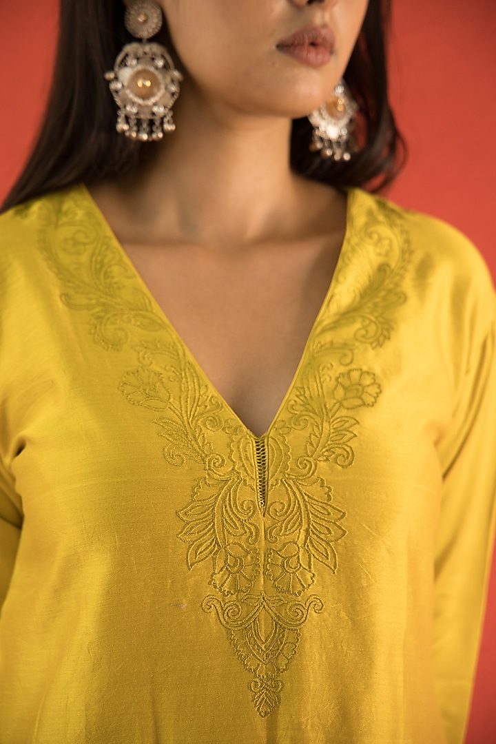 Lime Pure Silk Chanderi Resham & Thread Embroidered Kurta Set by MITHI SUPARI at Pernia's Pop Up Shop