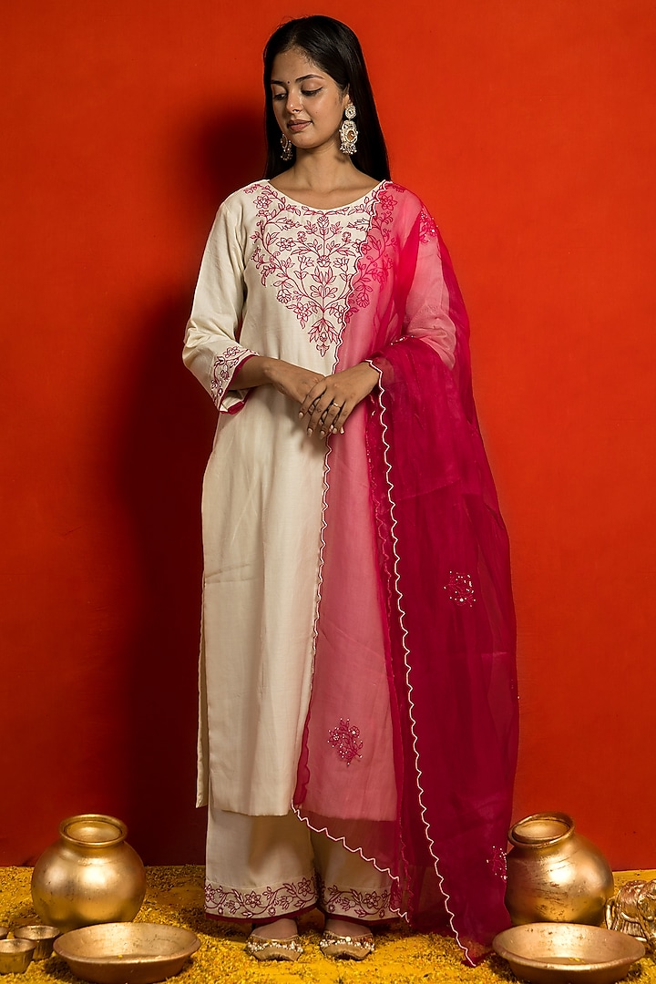 Ivory Pure Silk Chanderi Pearl Hand Embroidered Kurta Set by MITHI SUPARI at Pernia's Pop Up Shop