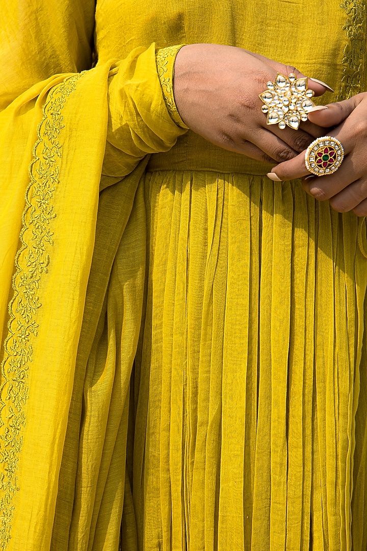 Lime Mul Chanderi Embroidered Angrakha Kurta Set by MITHI SUPARI at Pernia's Pop Up Shop