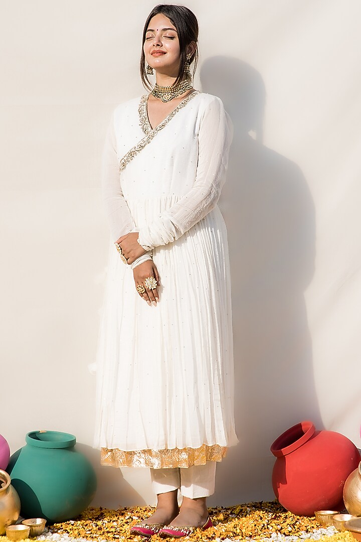 Ivory Mul Chanderi Embroidered Angrakha Kurta by MITHI SUPARI at Pernia's Pop Up Shop