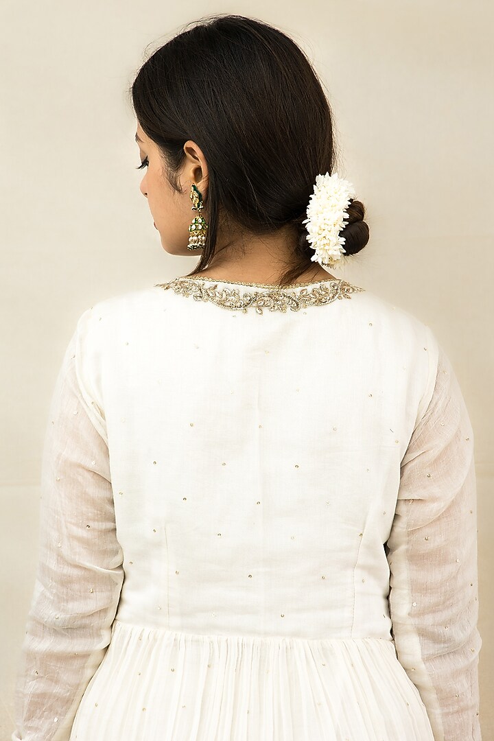 Ivory Mul Chanderi Embroidered Angrakha Kurta by MITHI SUPARI at Pernia's Pop Up Shop